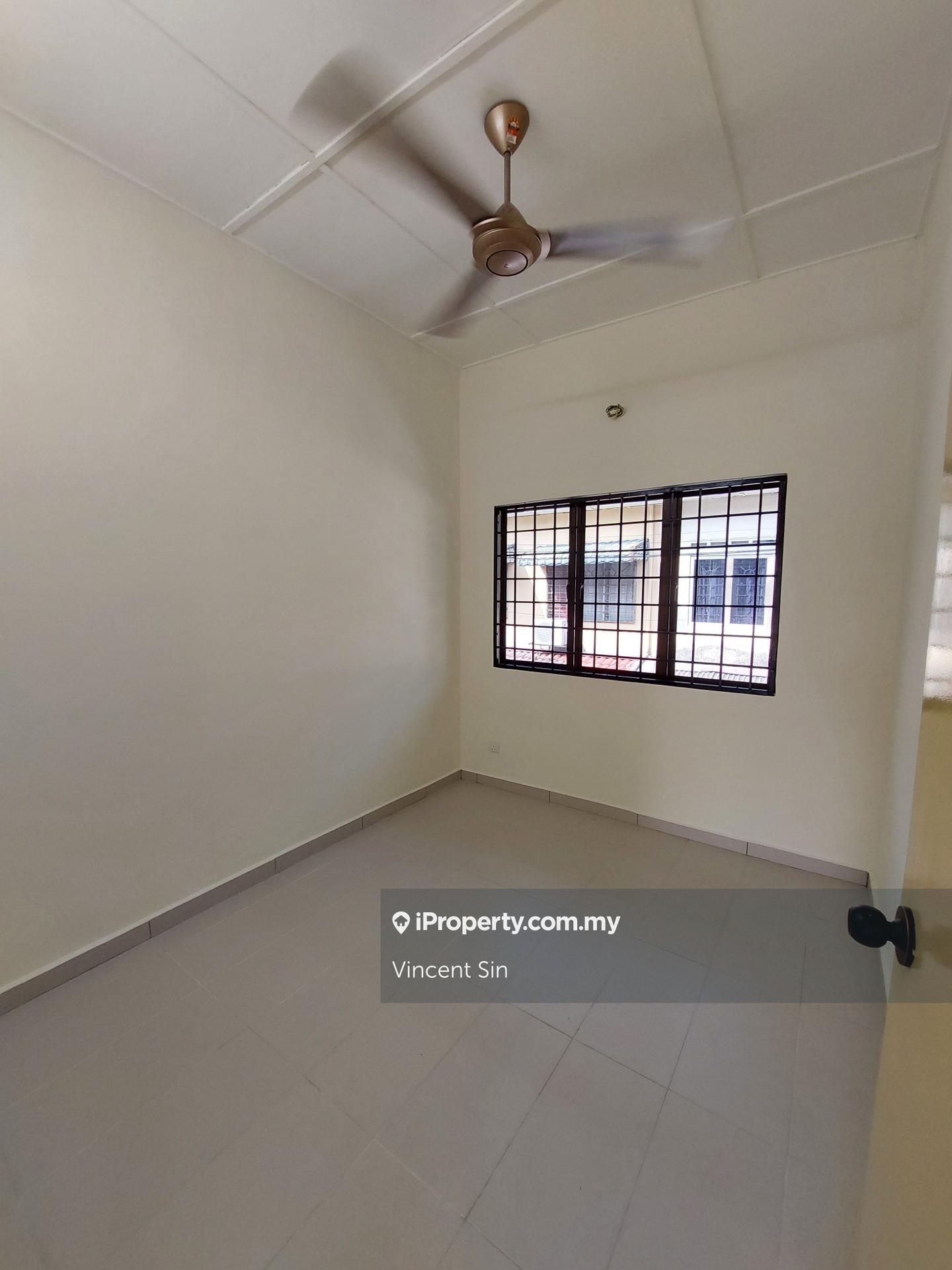 Rumah Berangkai 2 Tingkat untuk Dijual di Puchong Intan, Puchong oleh Vincent Sin - iProperty.com.my