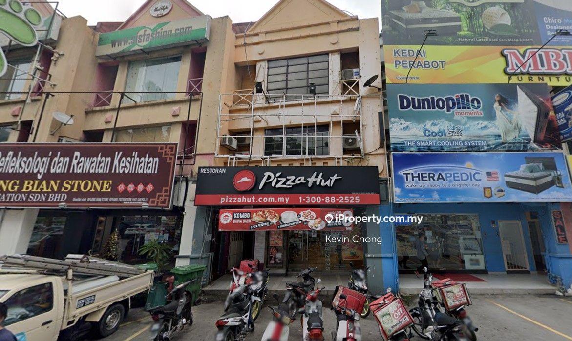 Shop-Office for Sale in 3 Storey Intermediate Shoplot, Petaling Jaya by Kevin Chong - iProperty.com.my