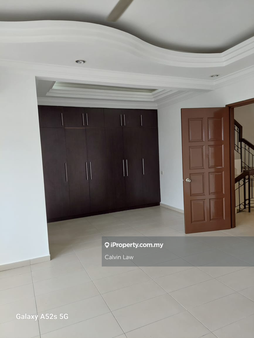 Rumah Berangkai 2.5 Tingkat untuk Dijual di Bandar Utama 6, Bandar Utama oleh Calvin Law - iProperty.com.my