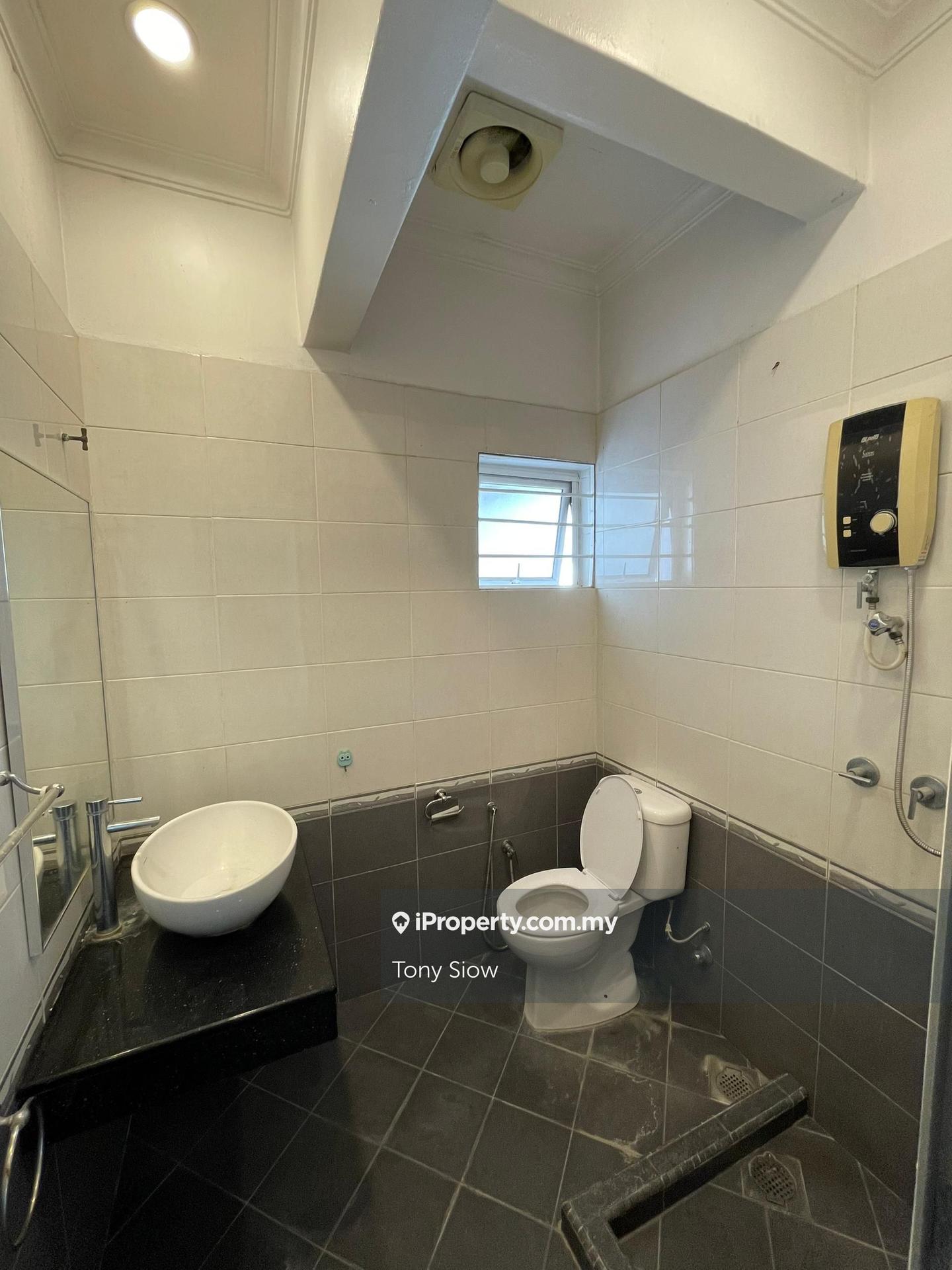 Rumah Berangkai 2 Tingkat untuk Dijual di Usj 5, Subang Jaya oleh Tony Siow - iProperty.com.my