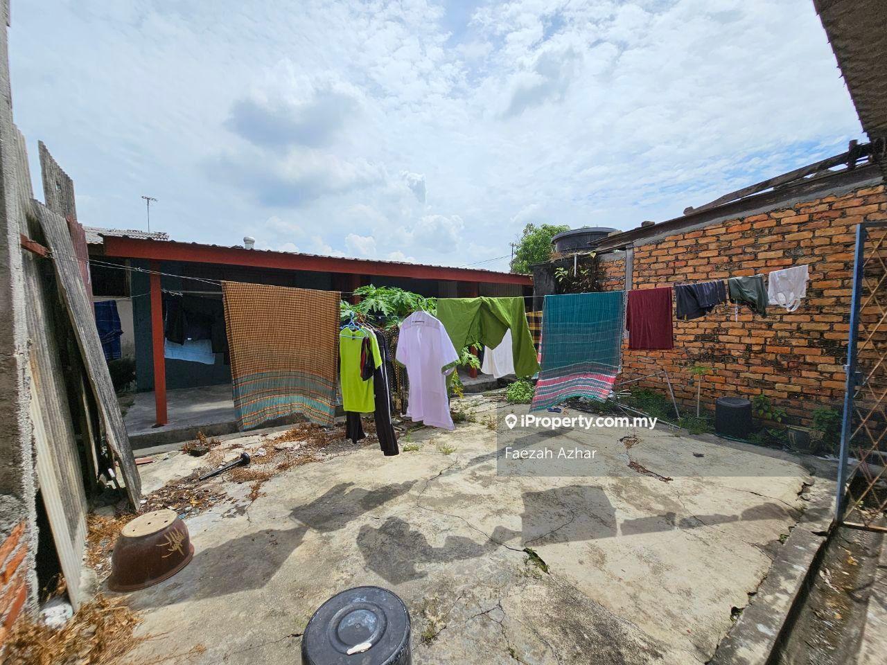 Rumah Berangkai 1 Tingkat untuk Dijual di Taman Setia Jaya, Banting oleh Faezah Azhar - iProperty.com.my