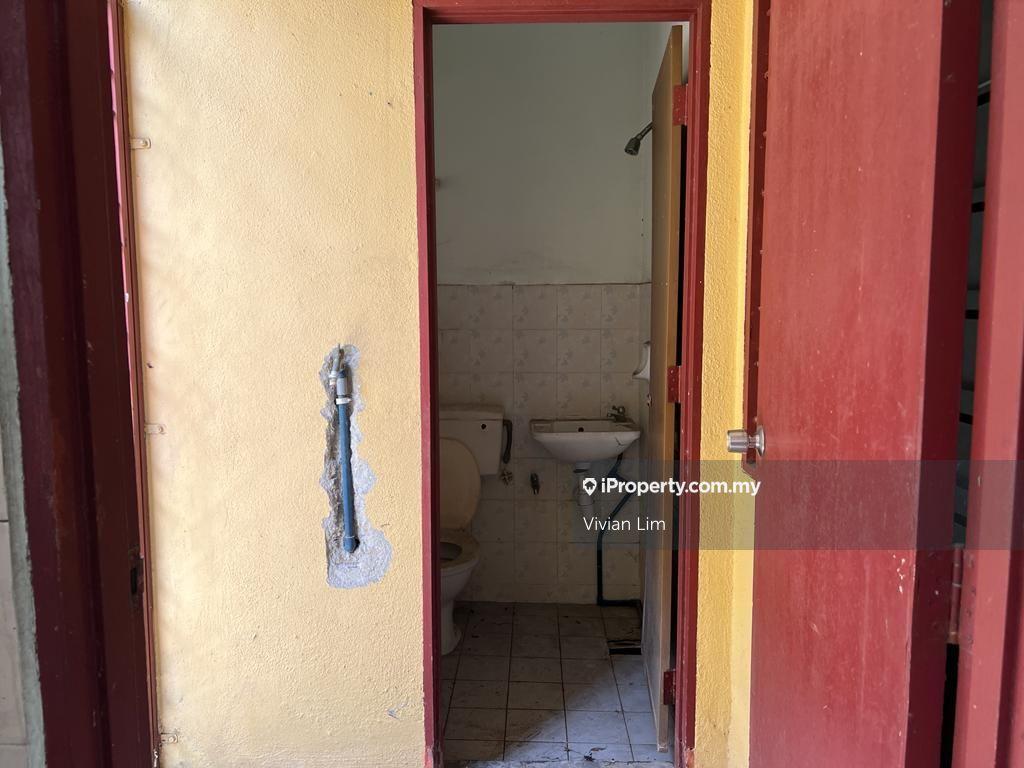 Rumah Berkembar untuk Dijual di Seri Kembangan, Selangor oleh Vivian Lim - iProperty.com.my
