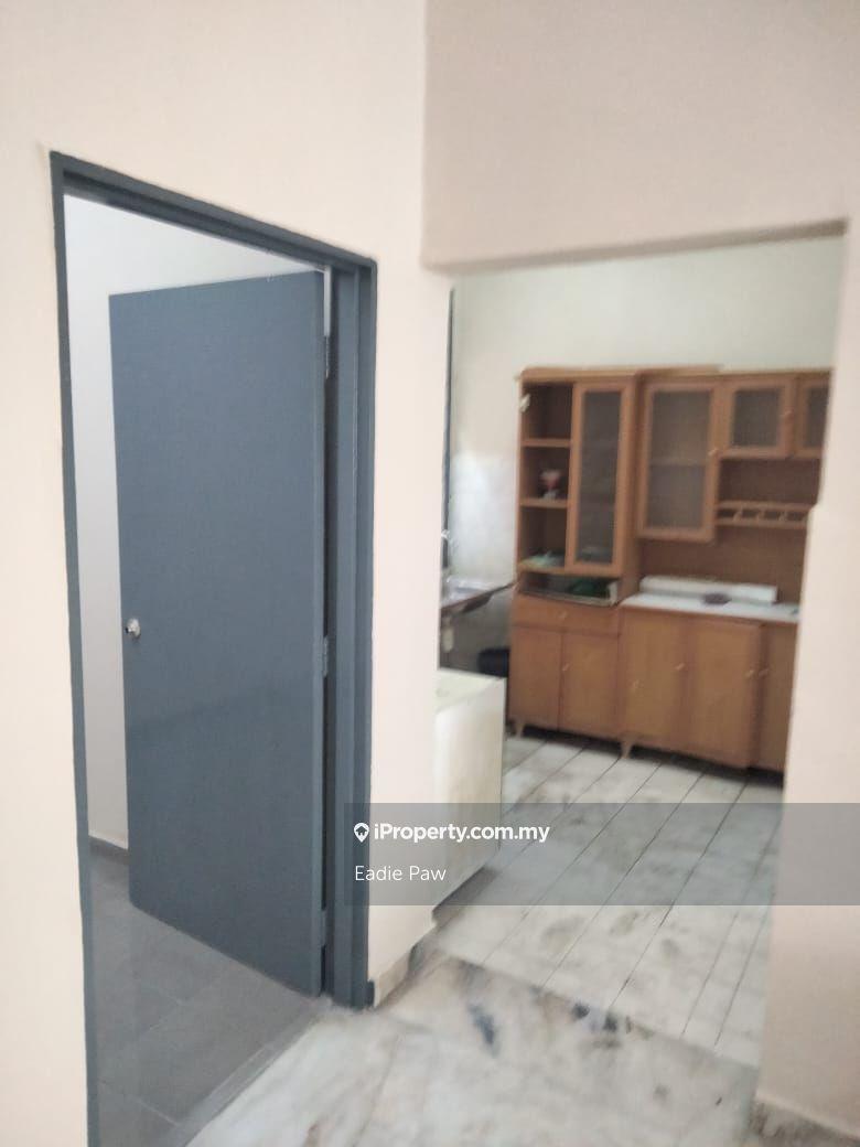 Apartment for Rent in Pangsapuri Lagoon Perdana by Eadie Paw - iProperty.com.my