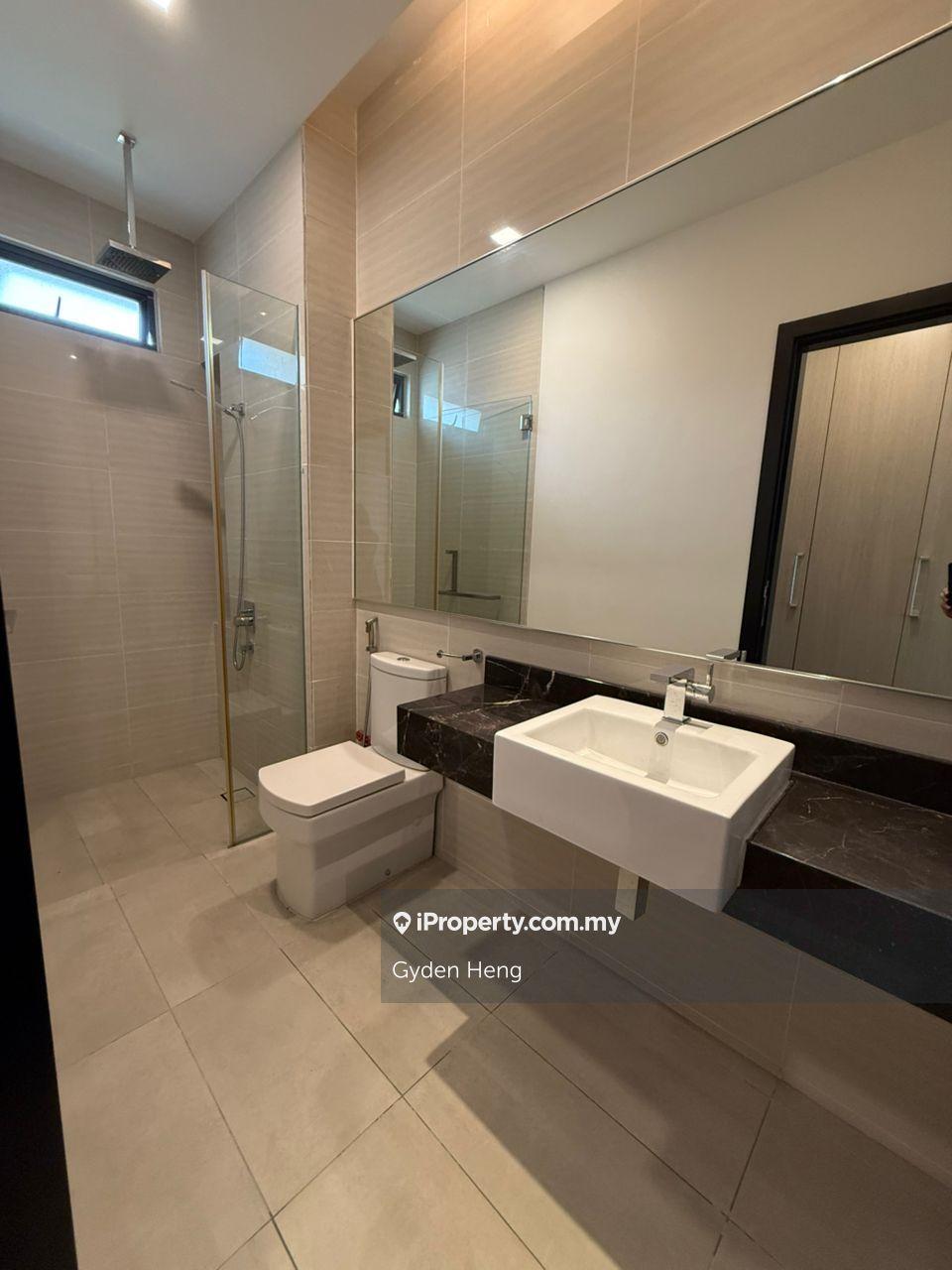 Rumah Berkembar untuk Dijual di Leisure Farm, Gelang Patah oleh Gyden Heng - iProperty.com.my