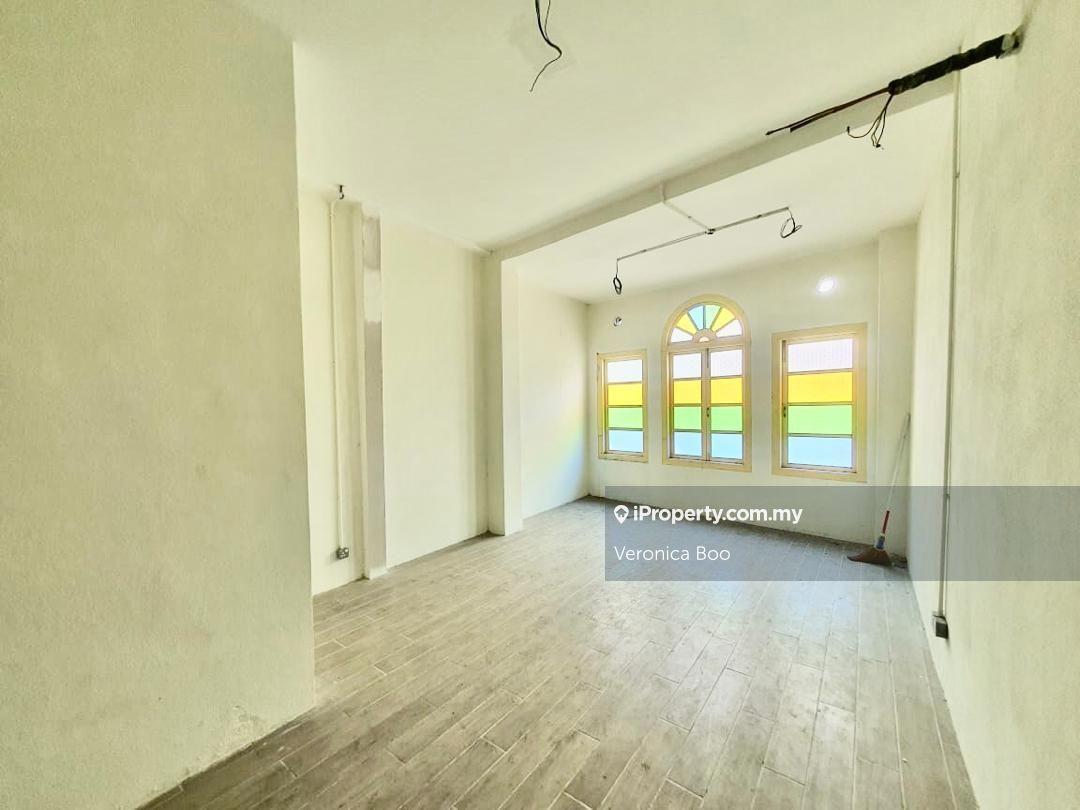 Kedai untuk Disewa di 3 Storey Adjoining Commercial Shoplot Georgetown, George Town oleh Veronica Boo - iProperty.com.my