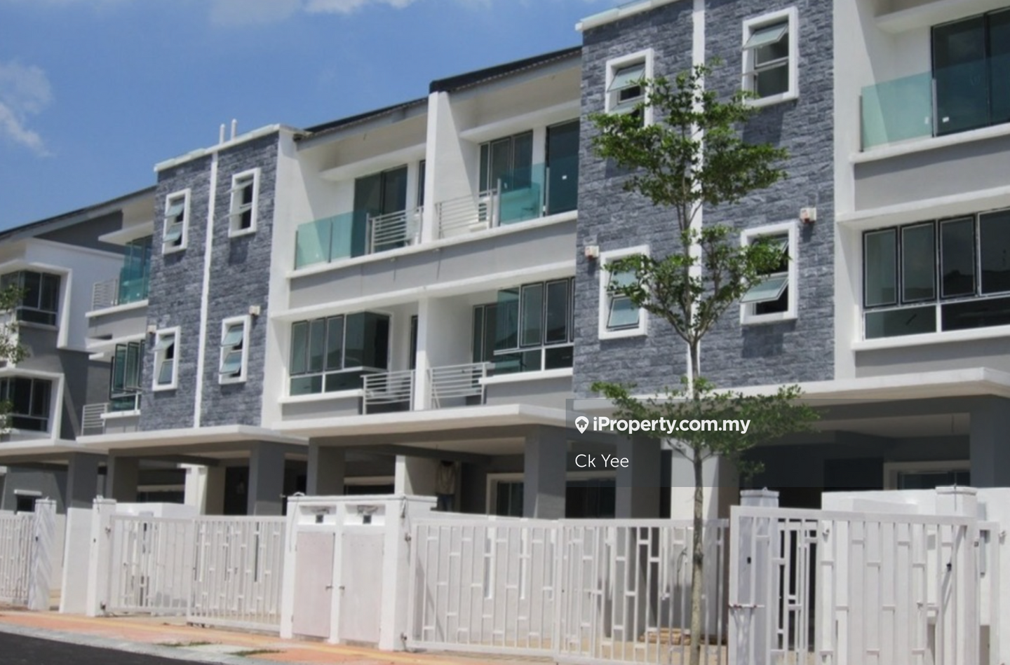 Rumah Berangkai 3 Tingkat untuk Dijual di Seri Jalil, Bukit Jalil oleh Ck Yee - iProperty.com.my