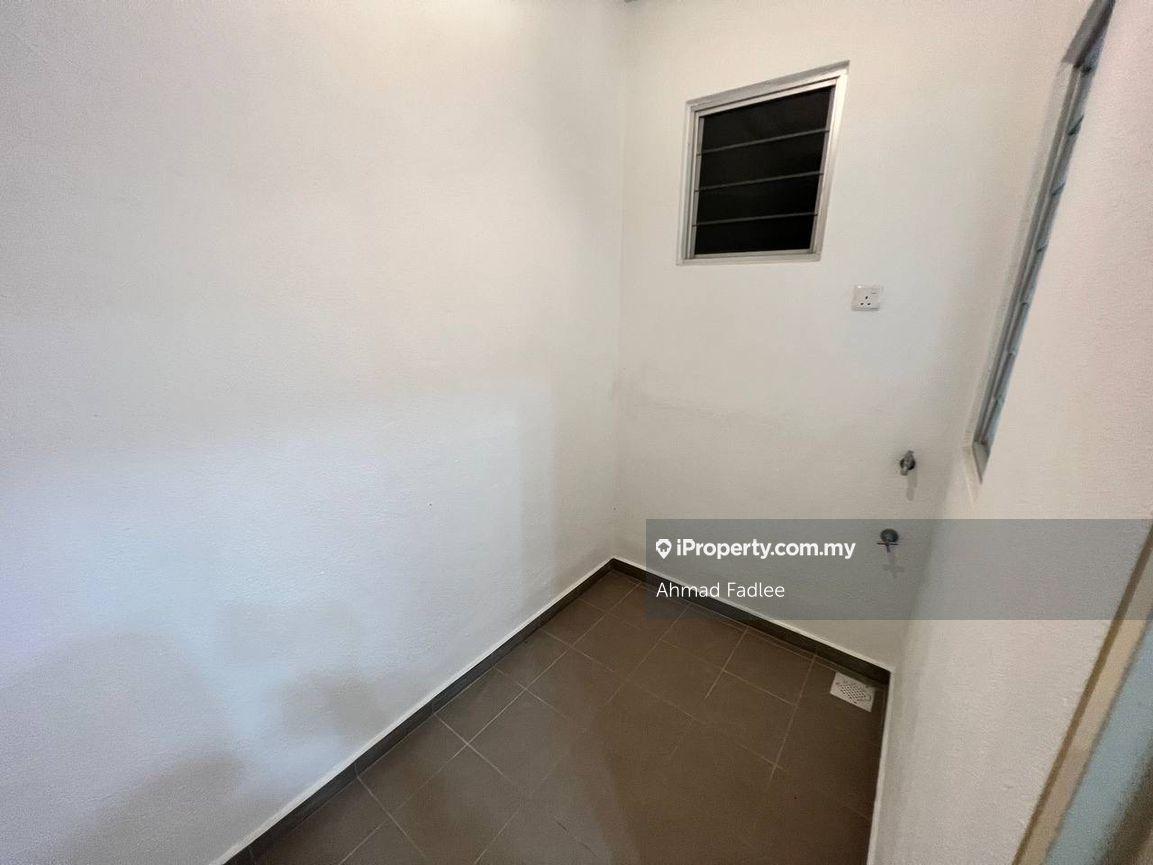 Condominium for Sale in Lakefront Homes by Ahmad Fadlee - iProperty.com.my