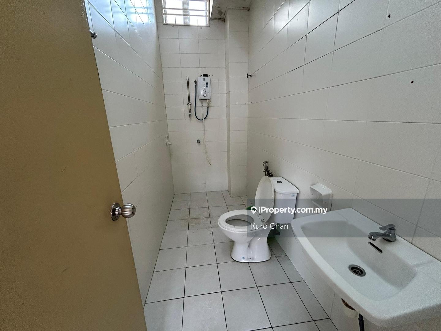 2.5-storey Terraced House for Sale in Tasik Prima,Lake Vista, Taman Tasik Prima, Puchong, Puchong by Kuro Chan - iProperty.com.my