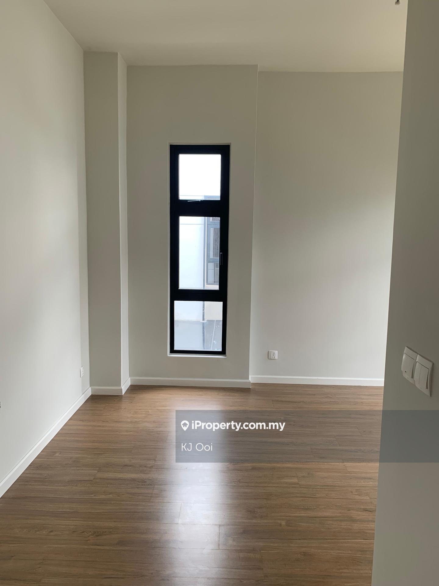 Rumah Berkembar untuk Dijual di Bandar Tropicana Aman, Telok Panglima Garang oleh KJ Ooi - iProperty.com.my