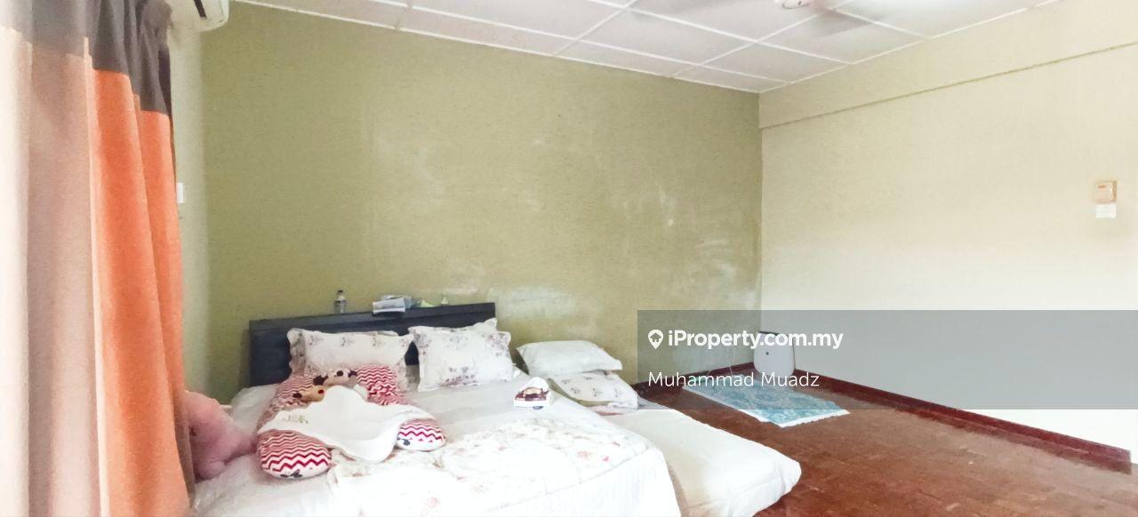 Rumah Berangkai 2 Tingkat untuk Dijual di Jalan Sungai Rasau, Berjaya Park, Shah Alam oleh Muhammad Muadz - iProperty.com.my