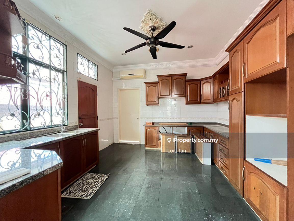 Bungalow House for Sale in Kota Kemuning, Shah Alam by Lois Tan - iProperty.com.my