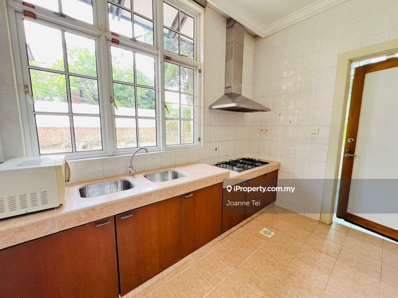 Bungalow House for Sale in Perdana Lakeview East, Cyberjaya by Joanne Tei - iProperty.com.my