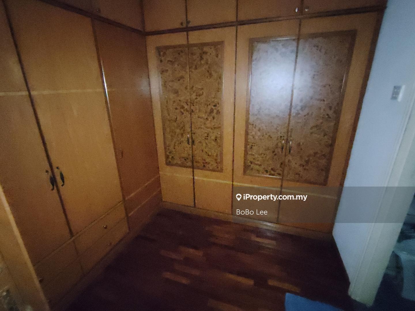 Bungalow House for Sale in Taman Yarl, Jalan Klang Lama (Old Klang Road) by BoBo Lee - iProperty.com.my