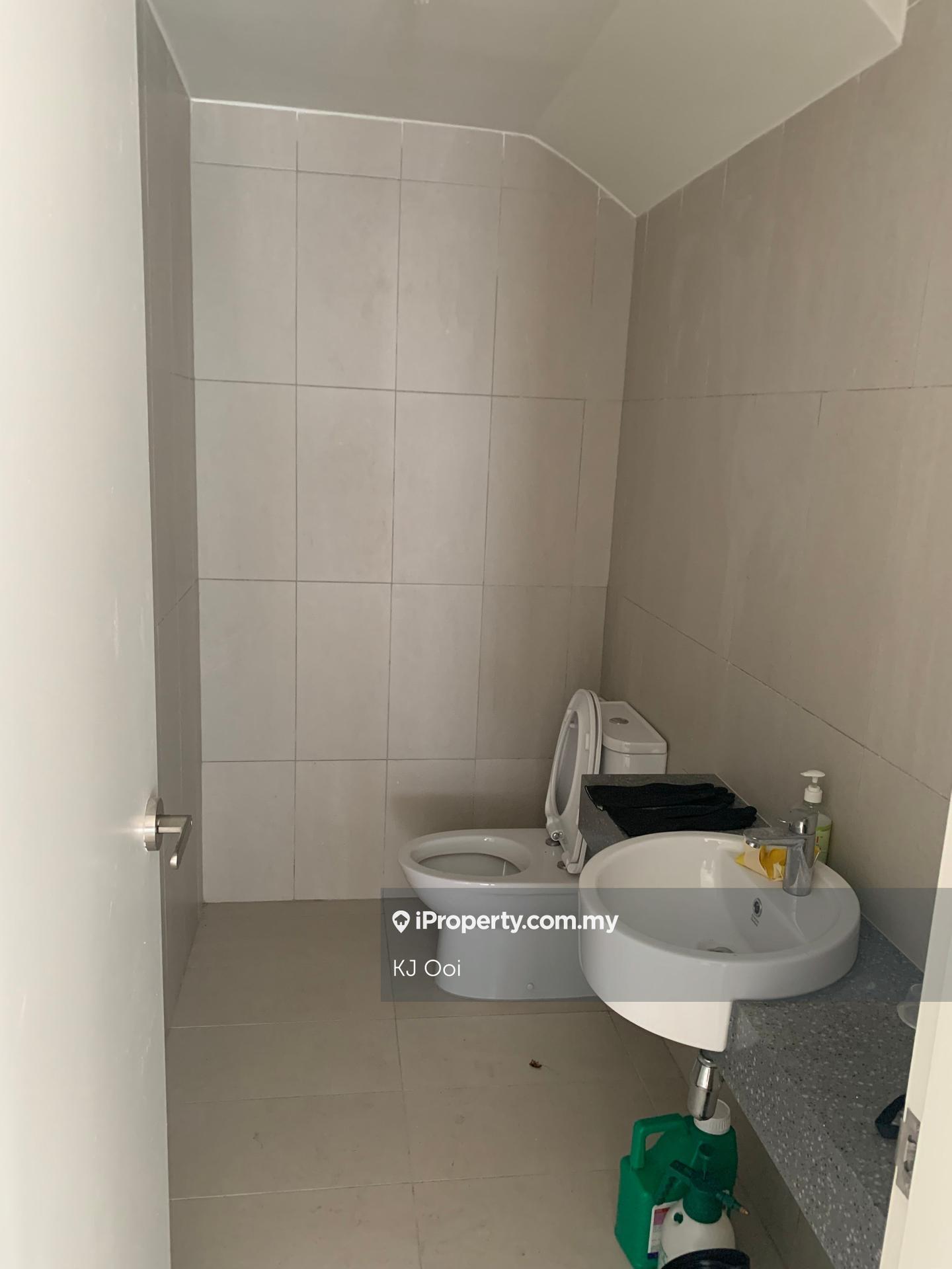 Rumah Berkembar untuk Dijual di Bandar Tropicana Aman, Telok Panglima Garang oleh KJ Ooi - iProperty.com.my