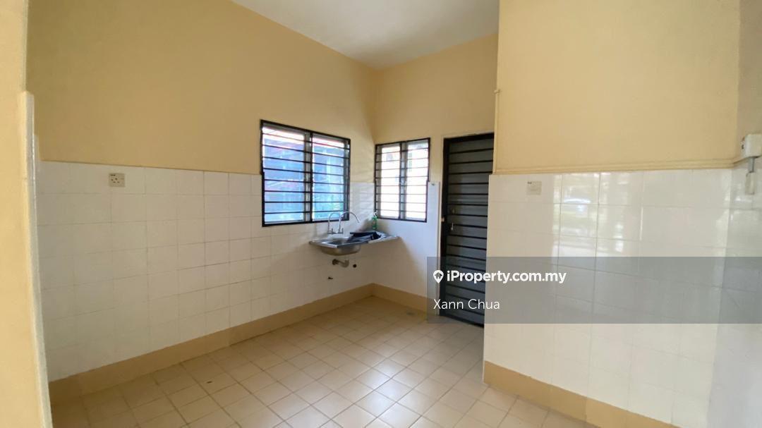 2.5-storey Terraced House for Sale in Eminence, Equine, Bdr Putra Permai, Seri Kembangan by Xann Chua - iProperty.com.my