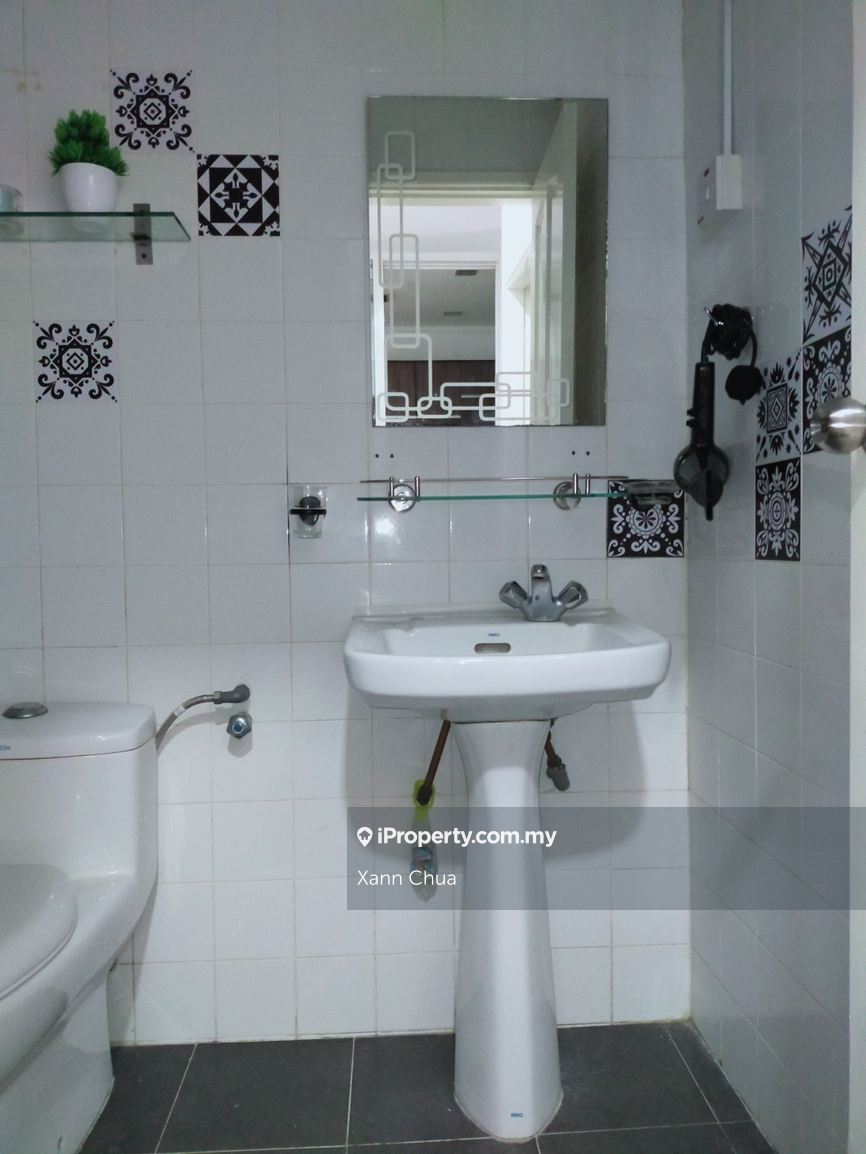 Townhouse for Sale in Country Heights, Kajang by Xann Chua - iProperty.com.my