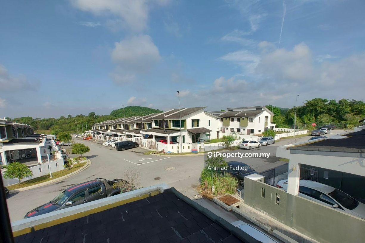 Rumah Berangkai 2 Tingkat untuk Dijual di Taman Saujana Sekata, Bangi oleh Ahmad Fadlee - iProperty.com.my