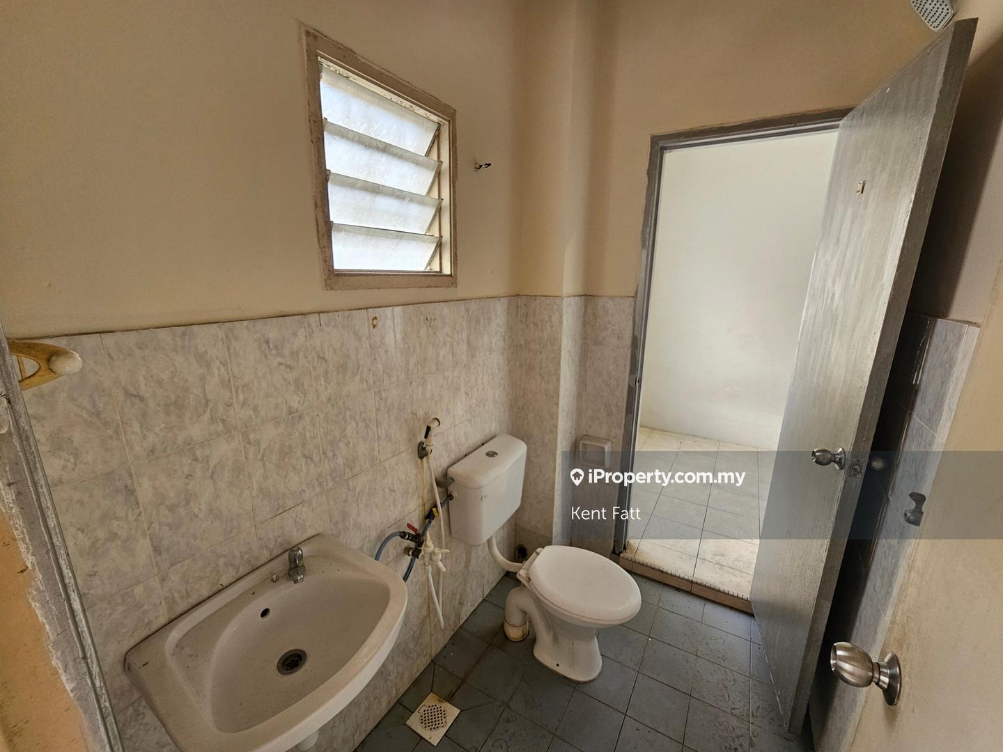 Rumah Berangkai 2 Tingkat untuk Dijual di Taman Universiti, Bangi oleh Kent Fatt - iProperty.com.my