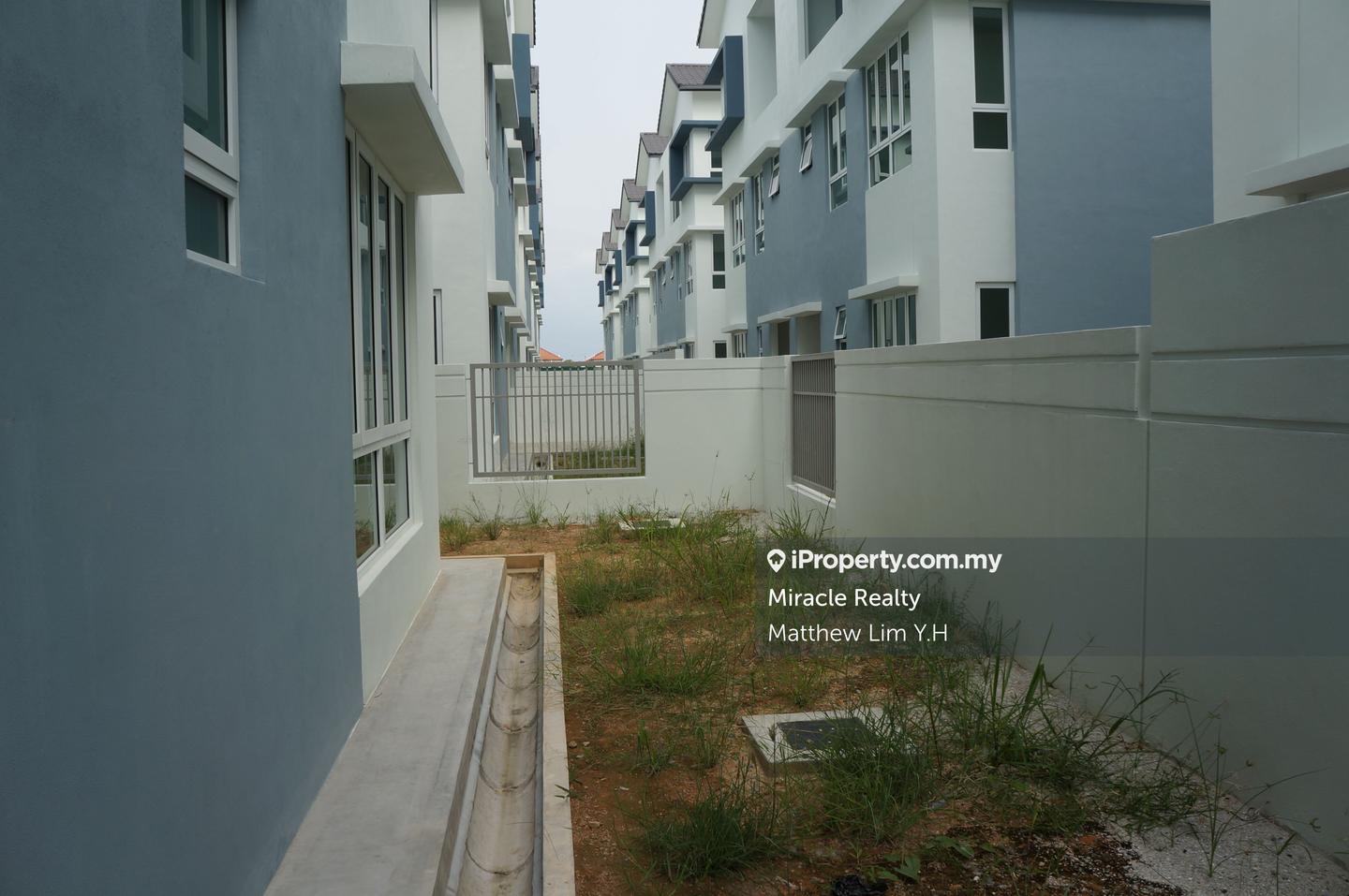 Semi-Detached House for Sale in Ambang Botanic, Klang by Matthew Lim Y.H - iProperty.com.my