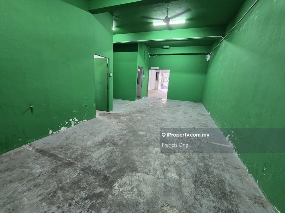 Kedai untuk Disewa di Pekan Kajang, Jalan Tun Abdul Aziz, Kajang oleh Francis Ong - iProperty.com.my