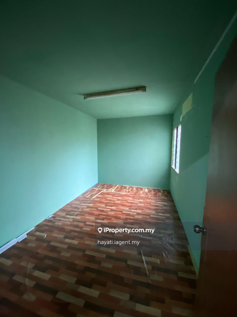 Pangsapuri untuk Dijual di PKNS Seri Kembangan oleh hayati.iagent.my - iProperty.com.my