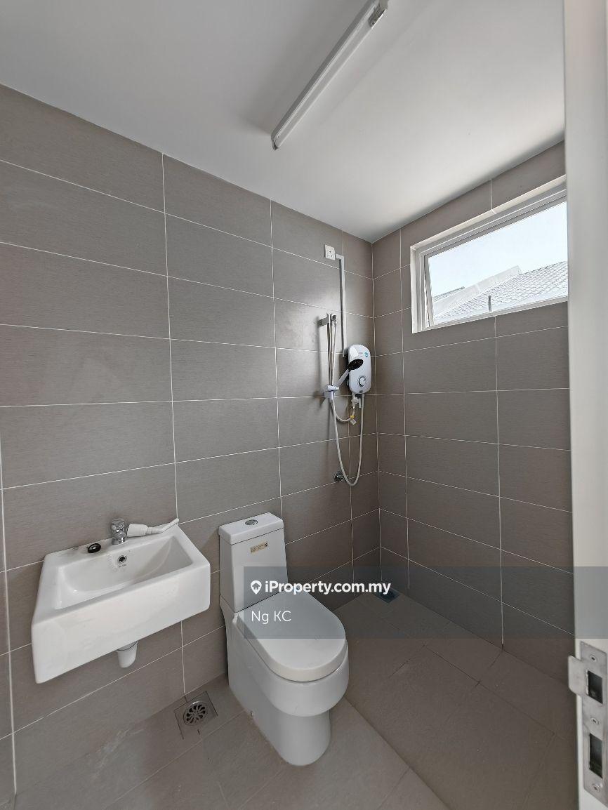 Rumah Berangkai 2 Tingkat untuk Dijual di Hijayu 3, Fellona, Bandar Sri Sendayan oleh Ng KC - iProperty.com.my