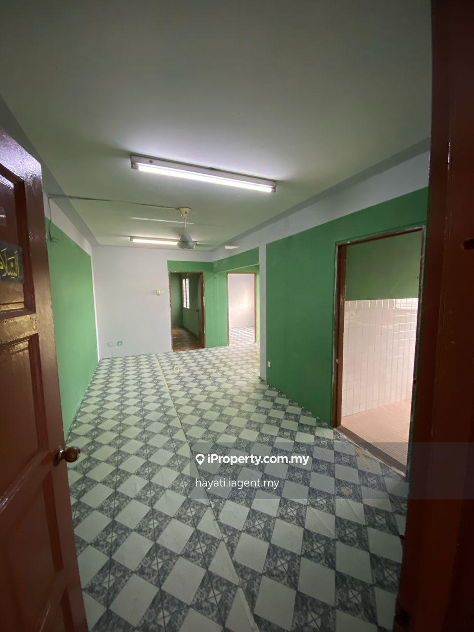 Pangsapuri untuk Dijual di PKNS Seri Kembangan oleh hayati.iagent.my - iProperty.com.my