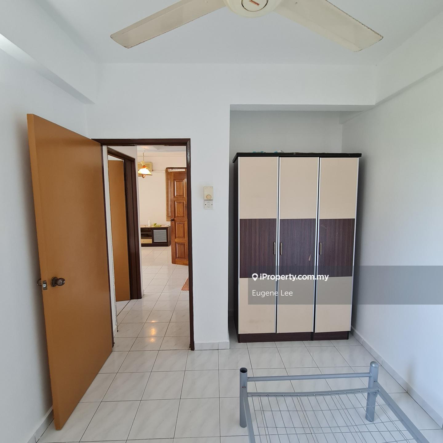 Condominium for Sale in Azuria Condominium by Eugene Lee - iProperty.com.my