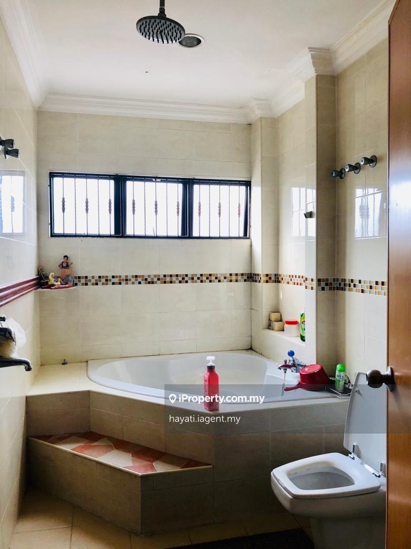 Hotel / Resort untuk Dijual di Golden Triangle, KL City Centre oleh hayati.iagent.my - iProperty.com.my