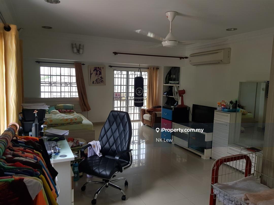 Rumah Berangkai 2 Tingkat untuk Dijual di Taman Bukit Serdang, Seri Kembangan oleh NK Lew - iProperty.com.my