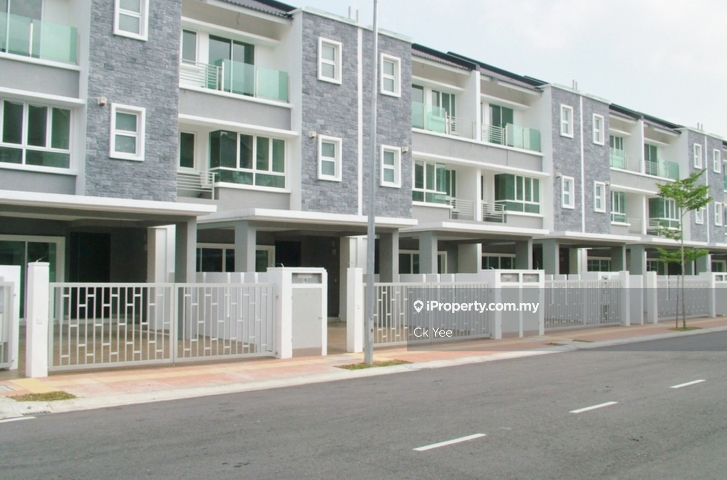 Rumah Berangkai 3 Tingkat untuk Dijual di Seri Jalil, Bukit Jalil oleh Ck Yee - iProperty.com.my