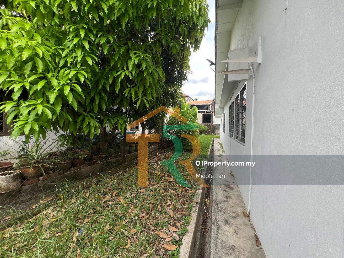 Rumah Berkembar untuk Dijual di Bakariah / Jln Salleh, Muar oleh Micole Tan - iProperty.com.my