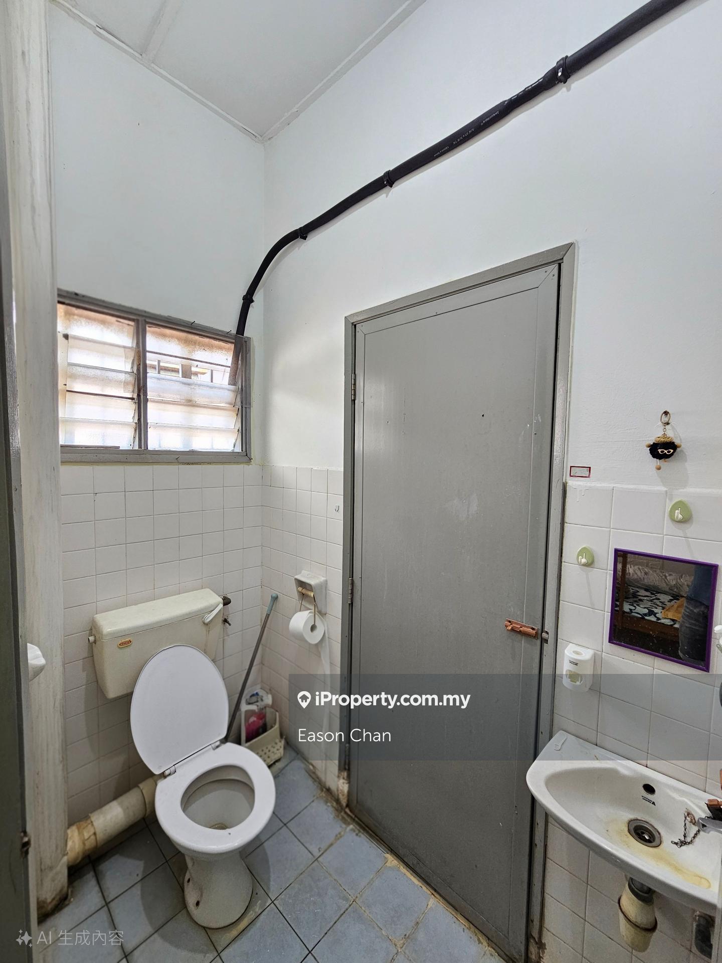 Rumah Berangkai 2 Tingkat untuk Dijual di Taman Desa Serdang, Seri Kembangan oleh Eason Chan - iProperty.com.my