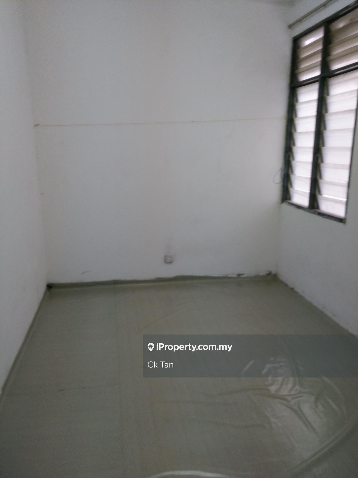 Apartment for Rent in Pangsapuri Lagoon Perdana by Ck Tan - iProperty.com.my