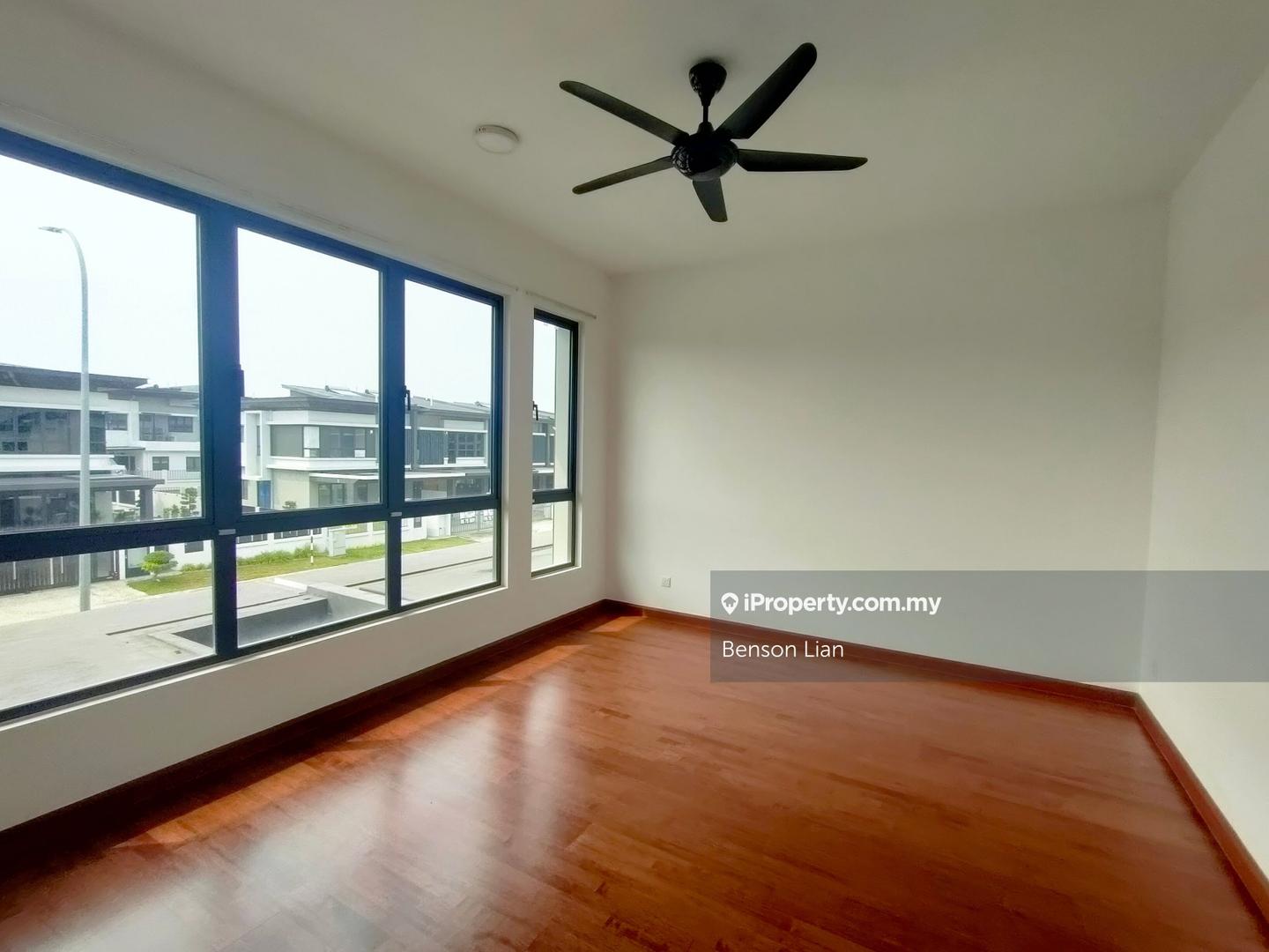 Rumah Berangkai 2 Tingkat untuk Dijual di Hampton Residences @ Bandar Seri Coalfields, Sungai Buloh oleh Benson Lian - iProperty.com.my