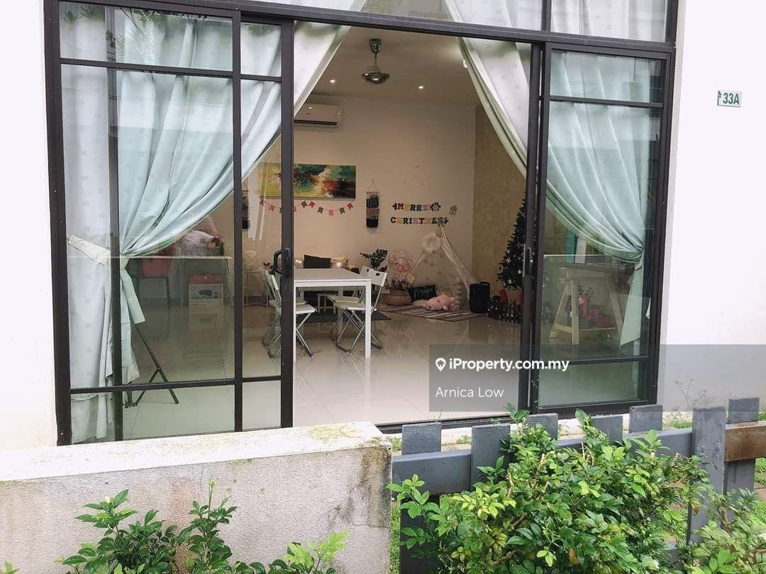 Rumah Berangkai 3 Tingkat untuk Dijual di Taman Equine, Seri Kembangan oleh Arnica Low - iProperty.com.my