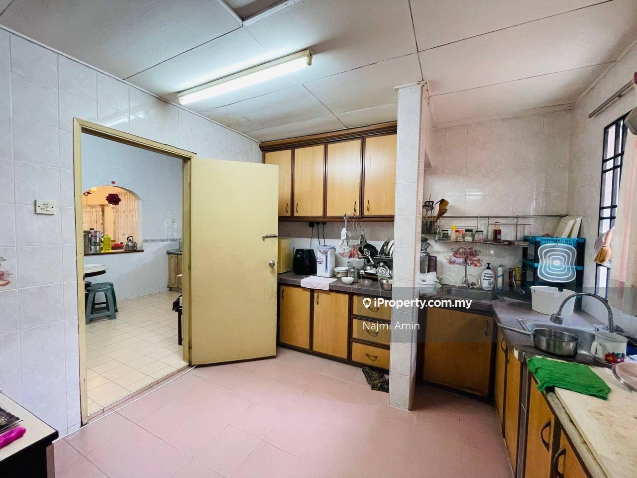 Terraced House for Sale in Bukit Jelutong, Shah Alam by Najmi Amin - iProperty.com.my