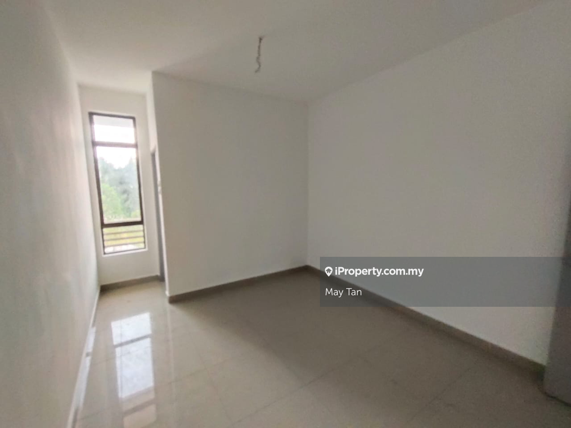 Rumah Berangkai 2 Tingkat untuk Dijual di Taman Mengkibol/Free lawyer &Stamp duty, Kluang oleh May Tan - iProperty.com.my