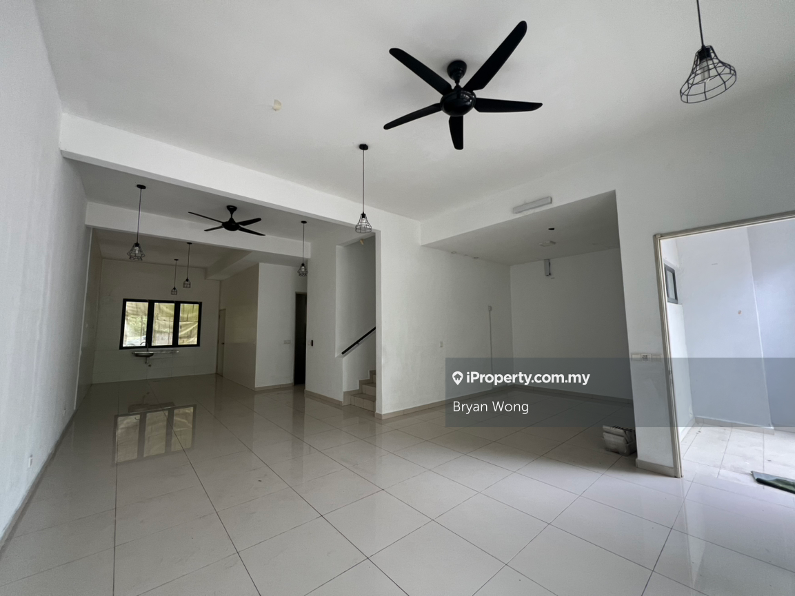 Rumah Berangkai 3 Tingkat untuk Disewa di Mutiara Villa, Kajang oleh Bryan Wong - iProperty.com.my