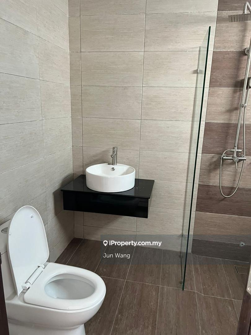 Service Residence for Sale in Molek Regency by Jun Wang - iProperty.com.my