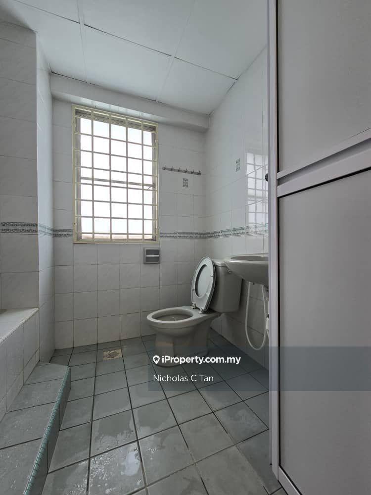 Kondominium untuk Disewa di Pantai Panorama Condominiums oleh Nicholas C Tan - iProperty.com.my