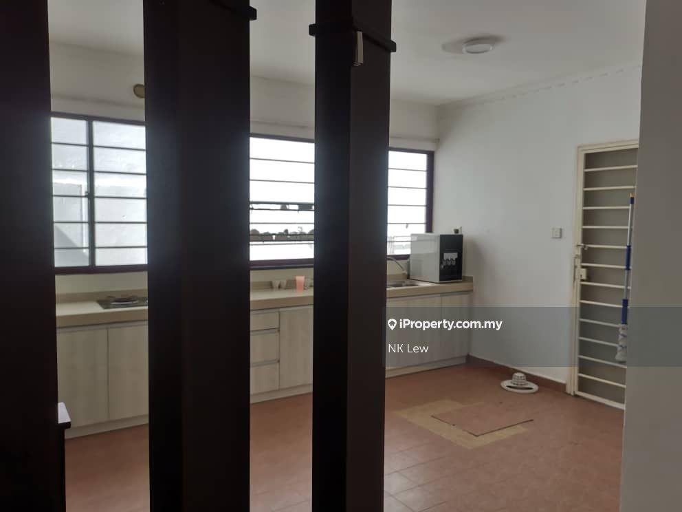 Rumah Berkembar untuk Dijual di Taman Lestari Mansion, Seri Kembangan oleh NK Lew - iProperty.com.my