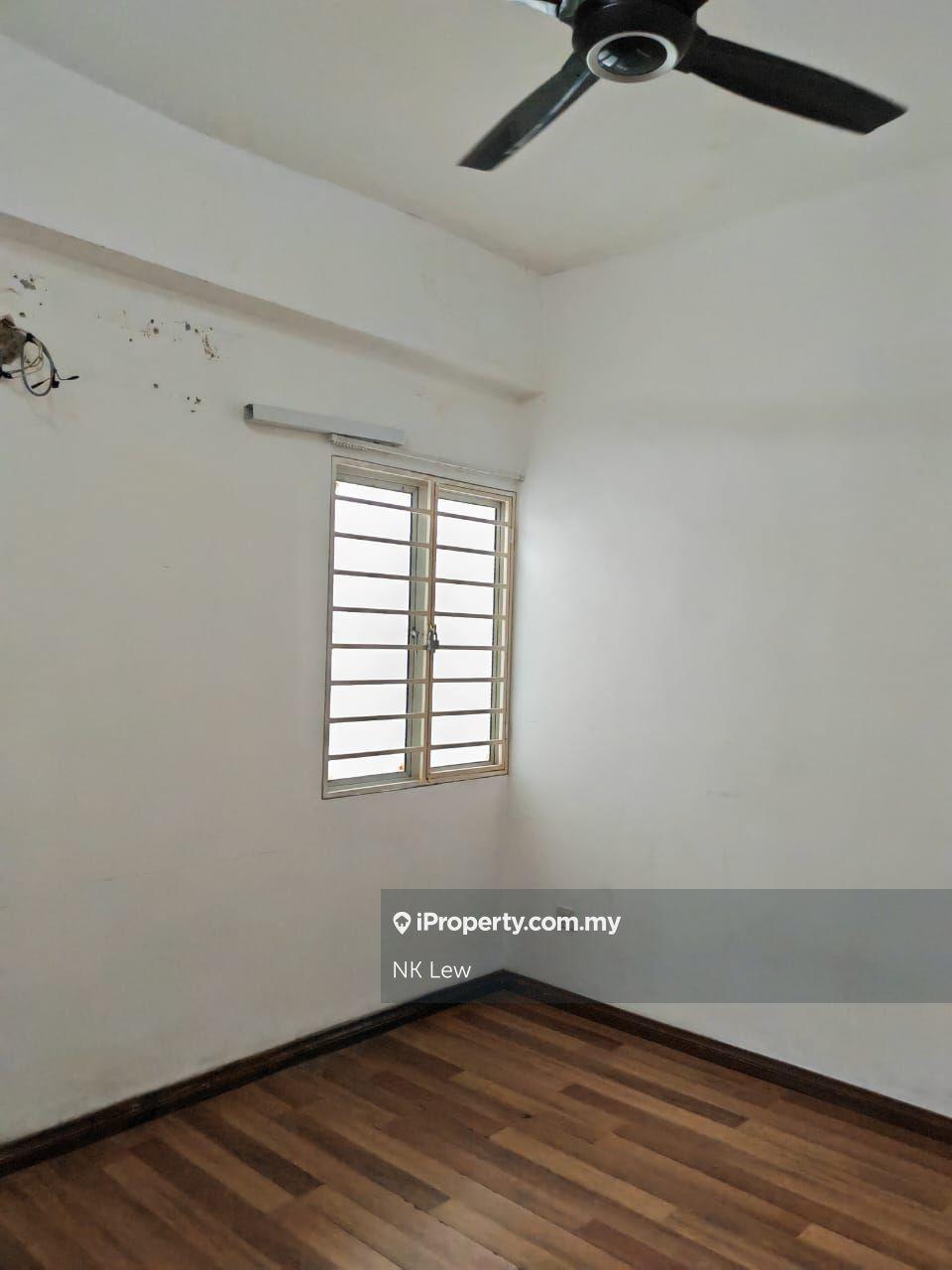 Condominium for Sale in Bayan Villa, Seri Kembangan by NK Lew - iProperty.com.my