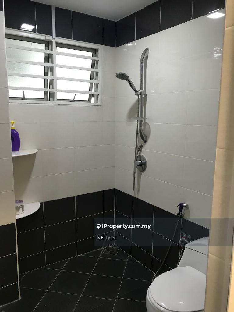 Kondominium untuk Dijual di Bayan Villa, Seri Kembangan oleh NK Lew - iProperty.com.my