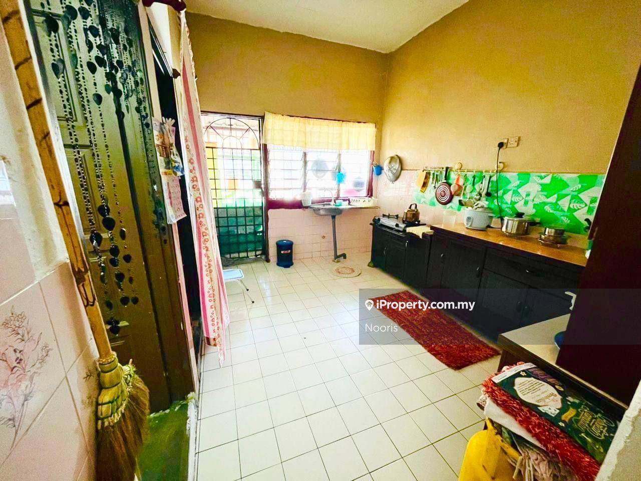 1-storey Terraced House for Sale in Taman Paduka, Kuala Selangor by Nooris - iProperty.com.my
