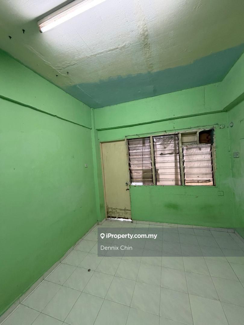 Rumah Pangsa untuk Dijual di Kuchai Jaya Flat oleh Dennix Chin - iProperty.com.my