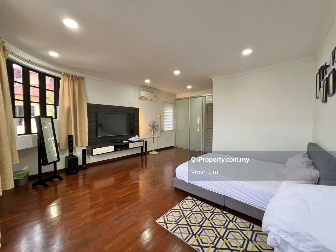 Semi-Detached House for Sale in 3 Storey Semi D, Muar by Vivian Lim - iProperty.com.my