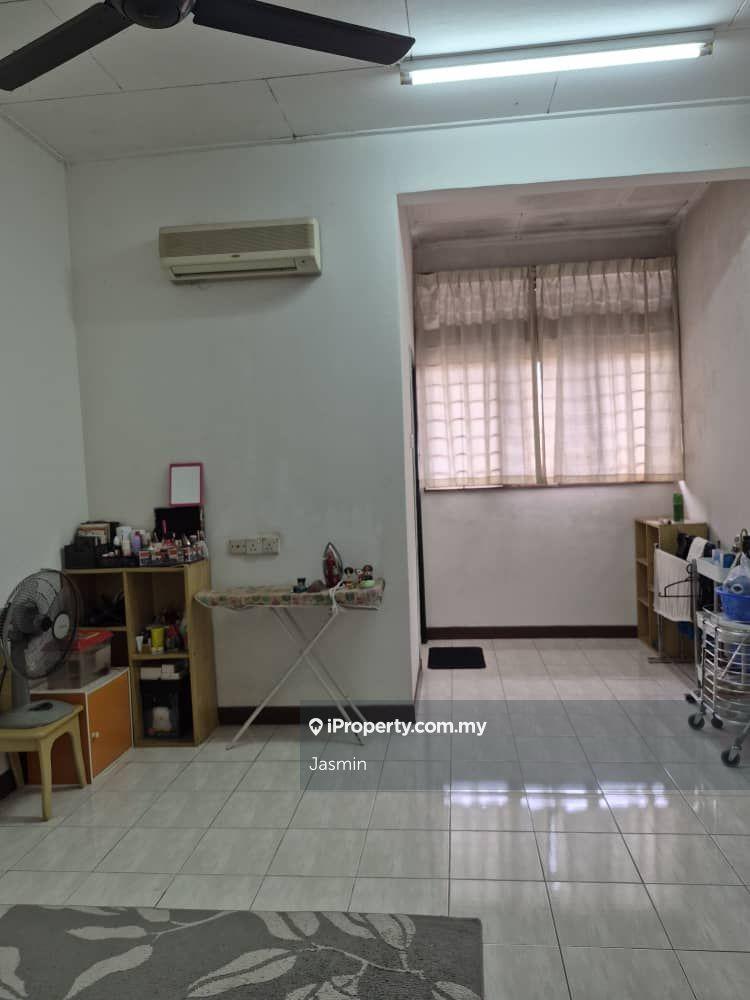 Townhouse for Sale in Bandar Putra, Kulai by Jasmin - iProperty.com.my