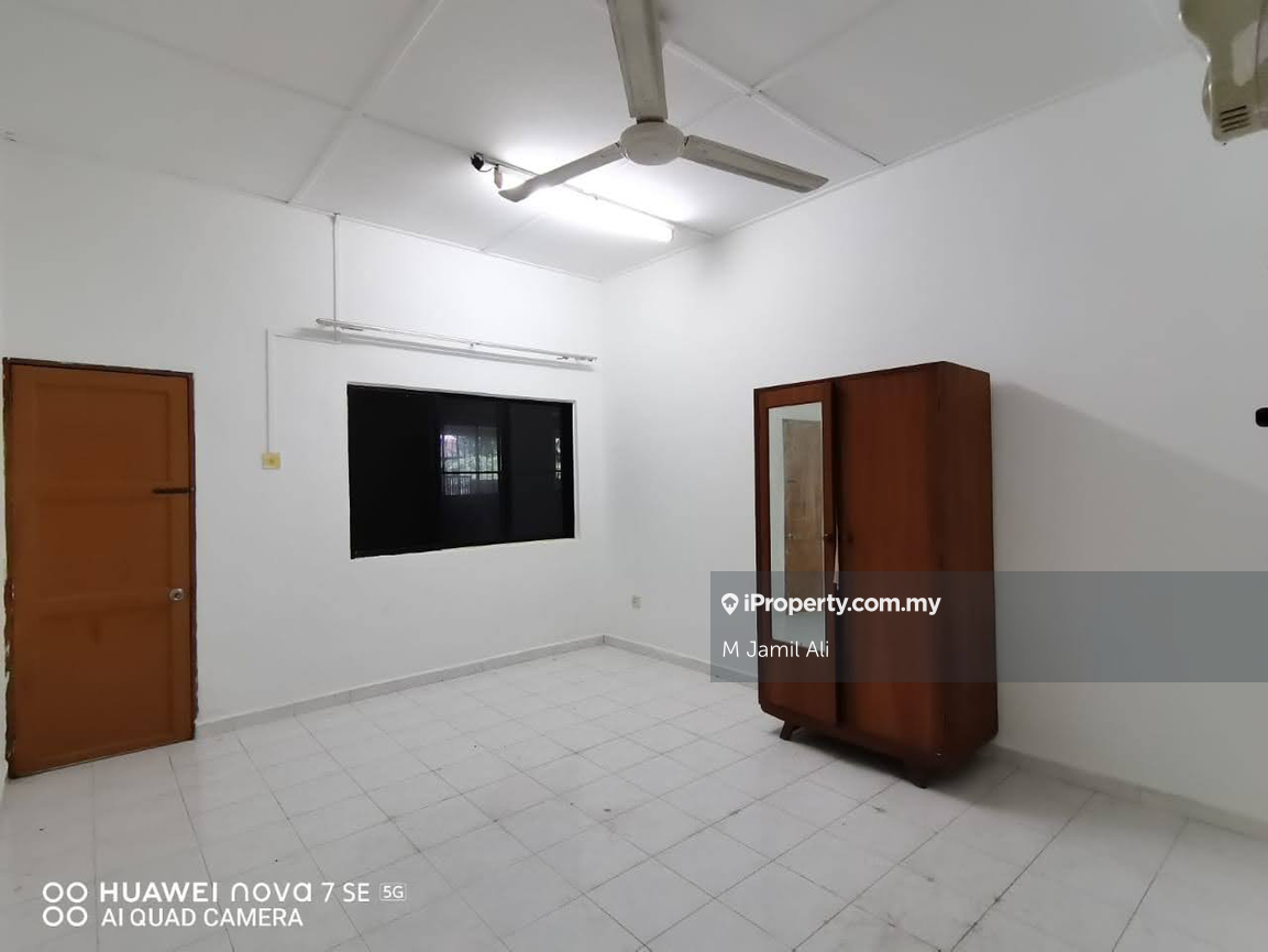 Bungalow House for Sale in Kampung Melayu, Kluang by M Jamil Ali - iProperty.com.my