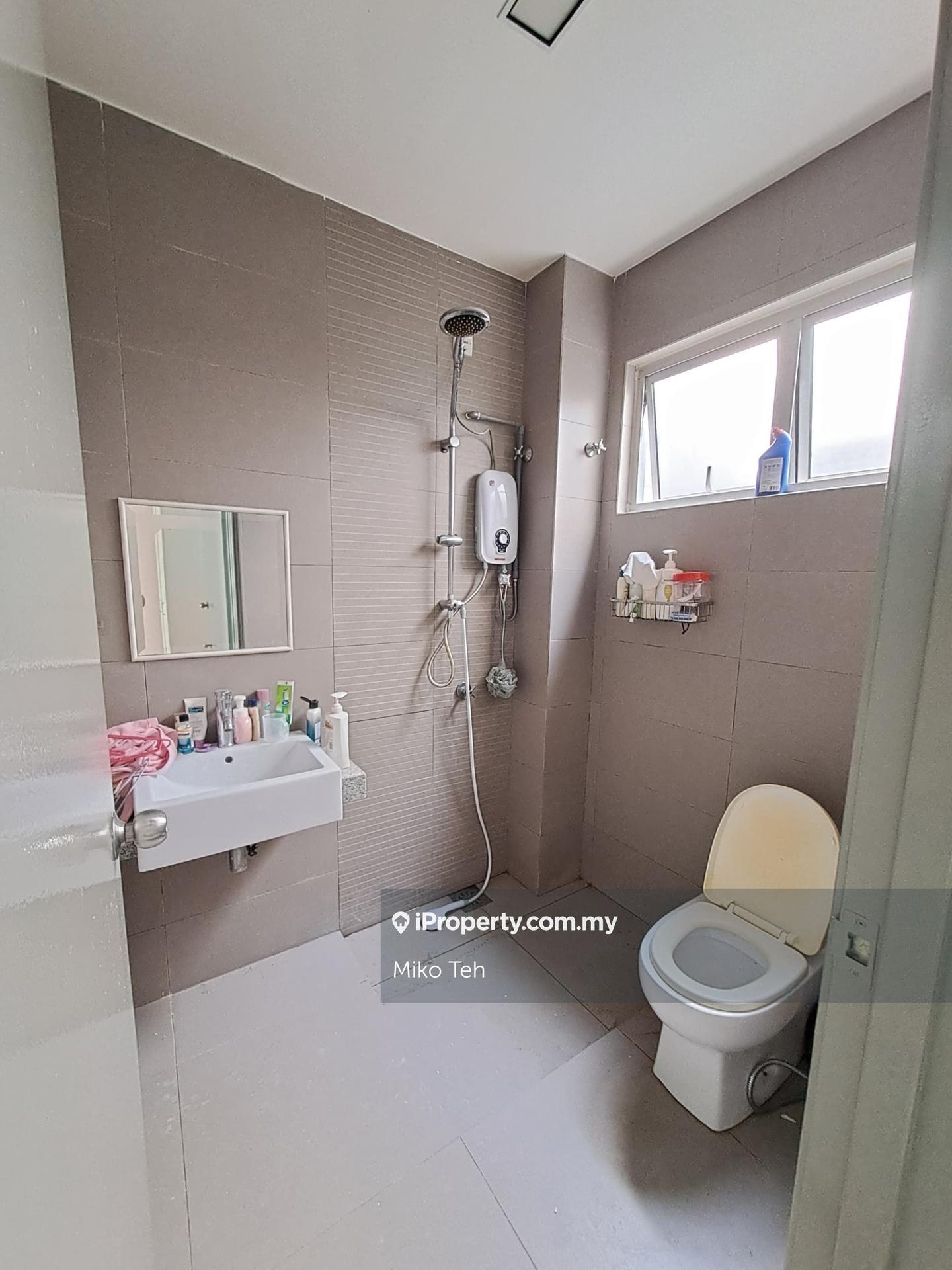 Rumah Berangkai 2 Tingkat untuk Dijual di Taman Lestari Putra, Seri Kembangan oleh Miko Teh - iProperty.com.my